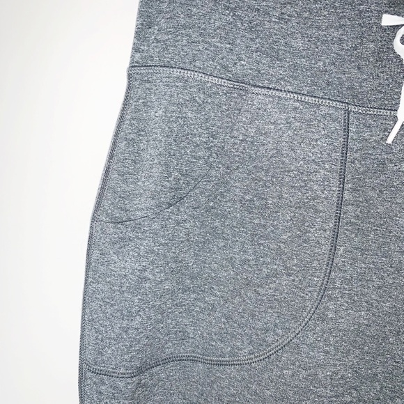 Lululemon Grey Wide Leg Women's Capris - Sz 6 - Picture 6 of 7